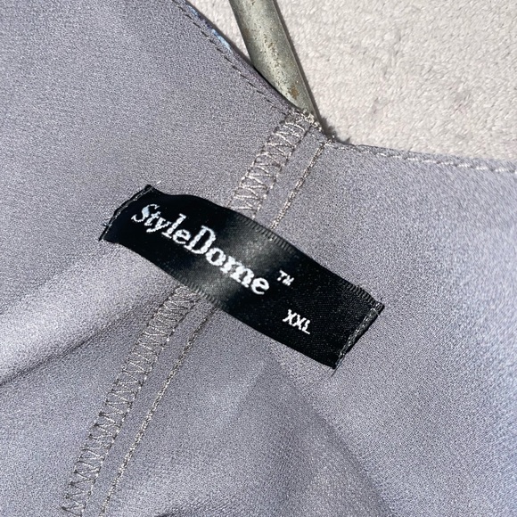 Host Pick NWOT backless sundress gray floral chiffon and faux silk Adjust straps - Picture 3 of 7